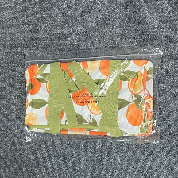 Thirty One Medium Utility Tote AP34 Freshly Squeezed Orange Print NEW - Picture 1 of 3